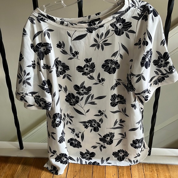 Ann Taylor Tops - Ann Taylor floral top. Medium